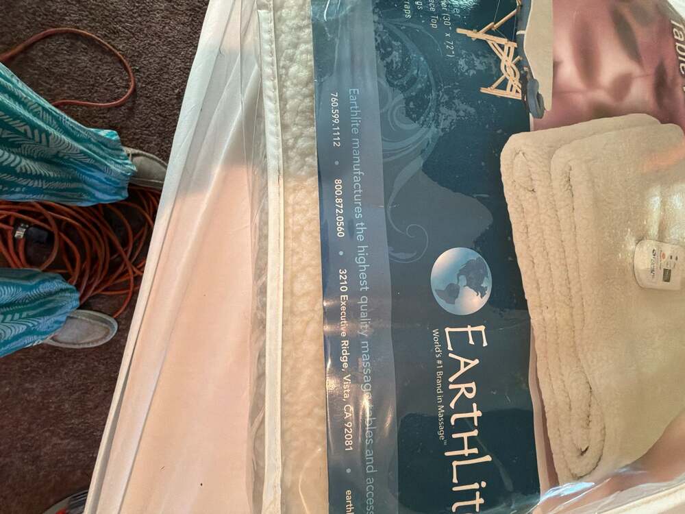 Earthlite Basics Massage Table Warmer 30" x 72" with Adjustable Heat Settings - Picture 2 of 4
